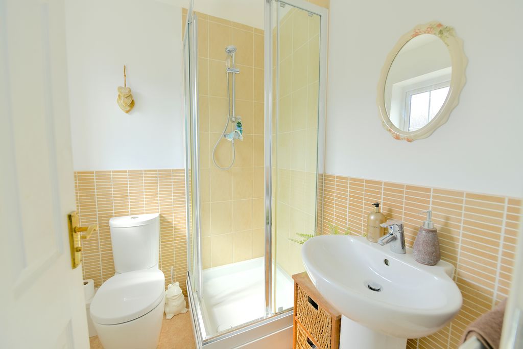 En-Suite Shower Room- click for photo gallery